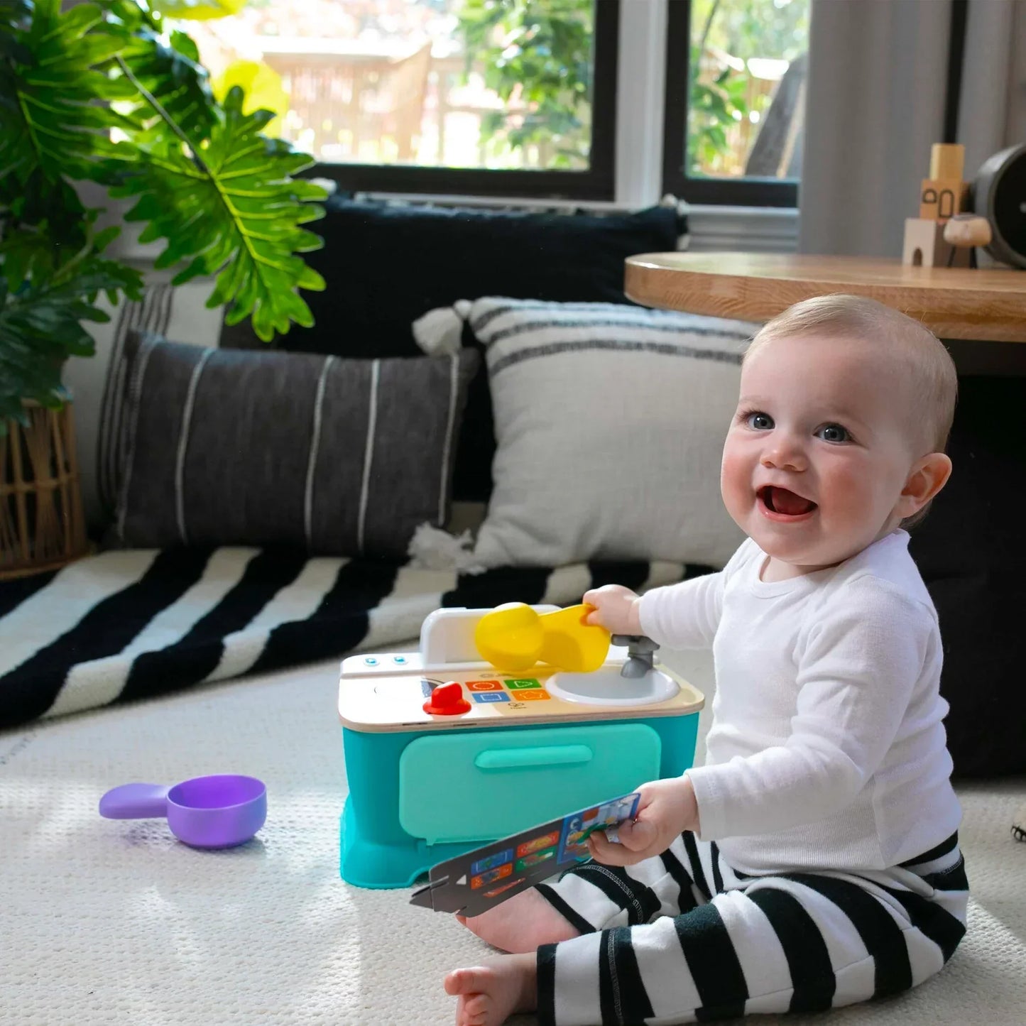 HAPE Magic Touch Kitchen Toy