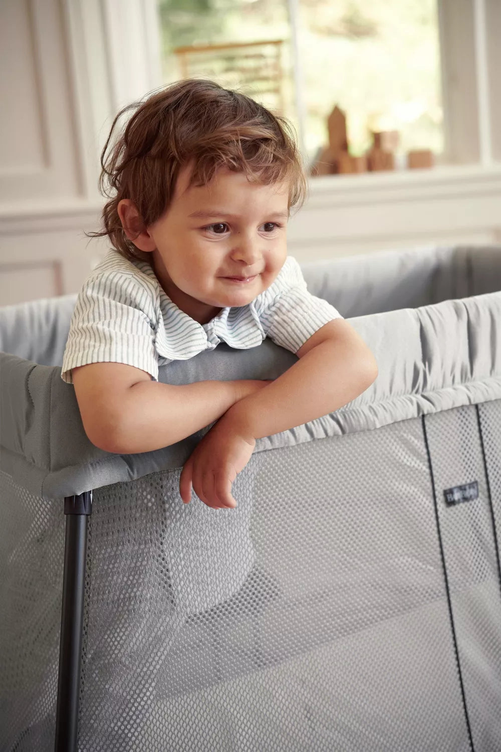 Baby Bjorn Play Yard Light Bundle (with sheet)