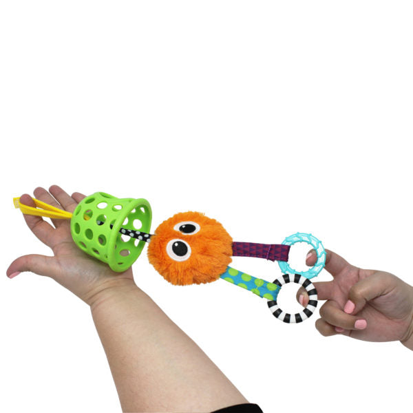 Peek & Pull Giggle Guy