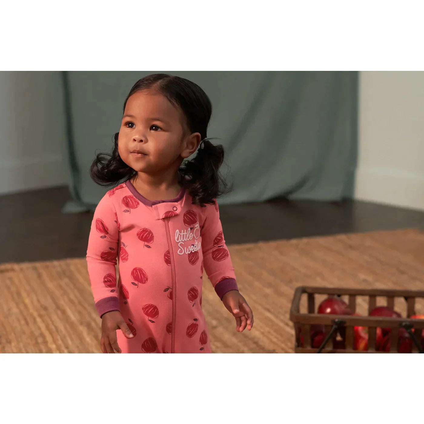 Apples Sleep N Play Set