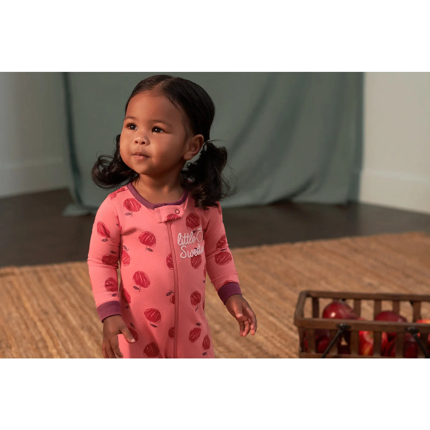 Apples Sleep N Play Set