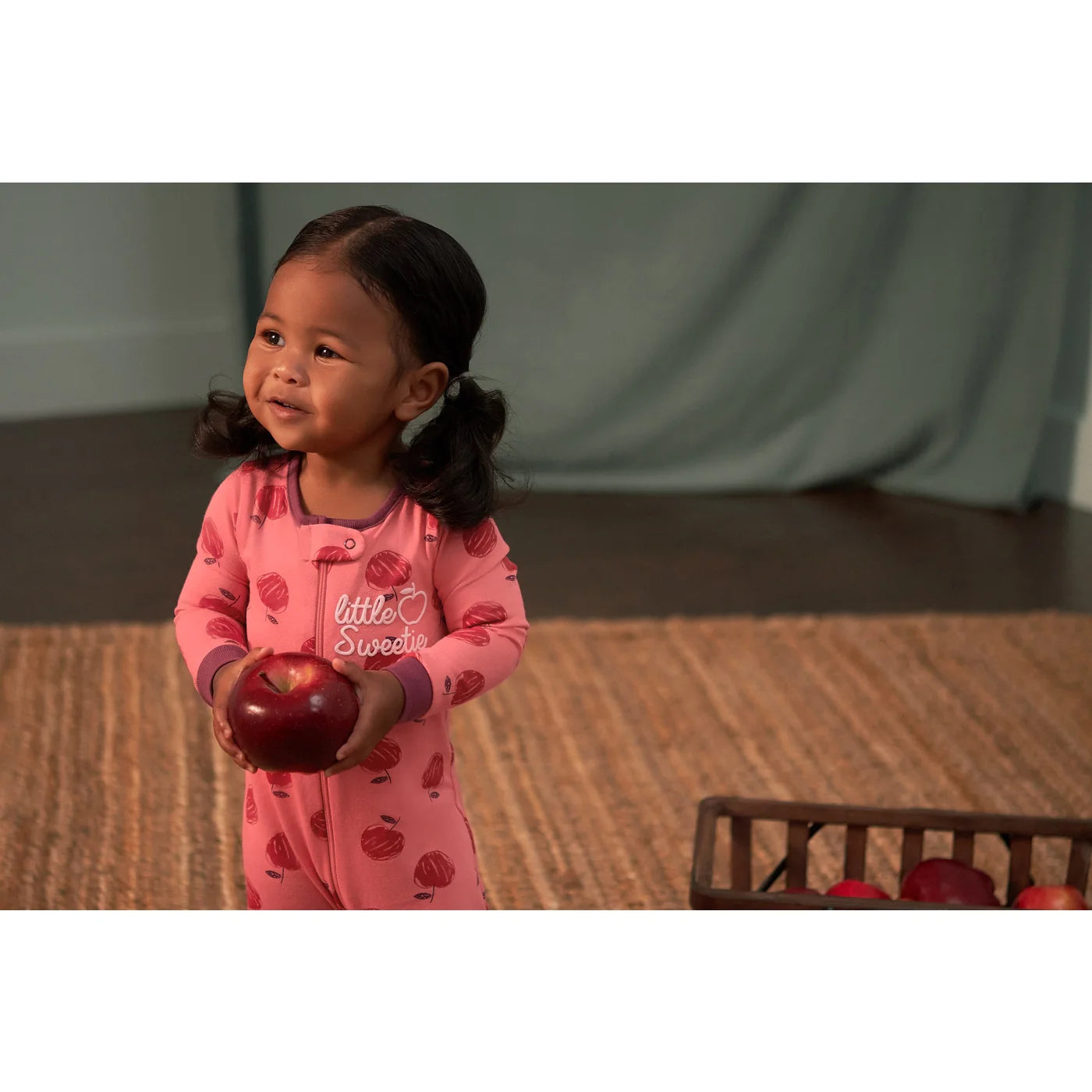 Apples Sleep N Play Set