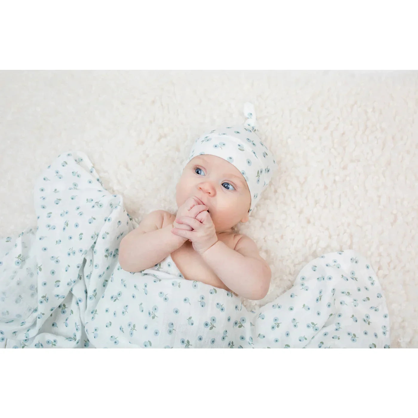 Lulujo Hello World Blanket & Knotted Hat